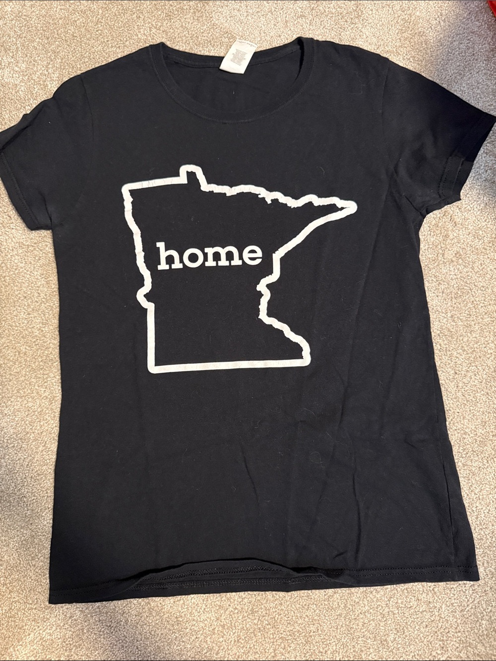 Gildan Women's Black Heavy Cotton Tee with White Tag